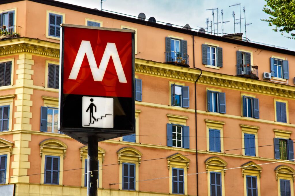 fermata della metropolitana di roma